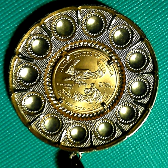 BNWT 14 KT. GOLD PENDANT 8.1 GR. & 22 KT. COIN IN CENTER UNIQUE LARGE GORGEOUS. - Picture 4 of 5